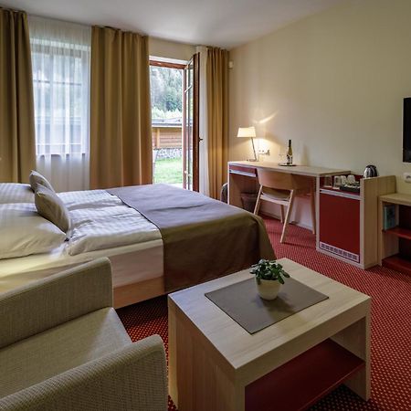 Peras Wellness Hotel Ludvíkov エクステリア 写真